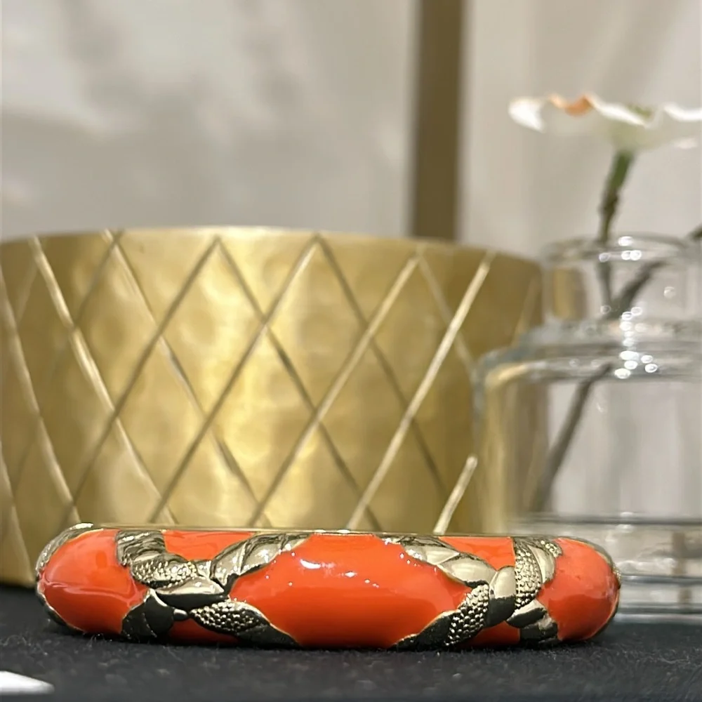 Cache Orange Bangle - Picture 4 of 8